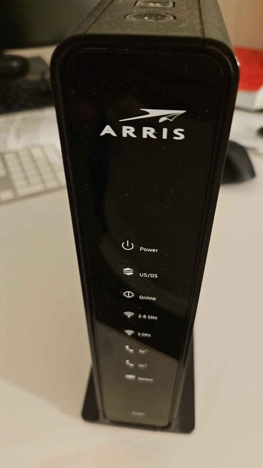 ARRIS TG1682G Dual-Band Docsis 3.0 Gigabit Wifi Router w/power cord