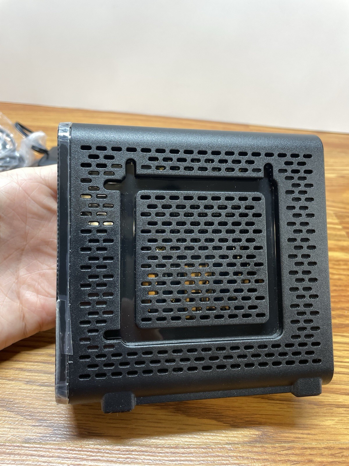 ARRIS Touchstone CM8200A DOCSIS 3.1 Cable Modem
