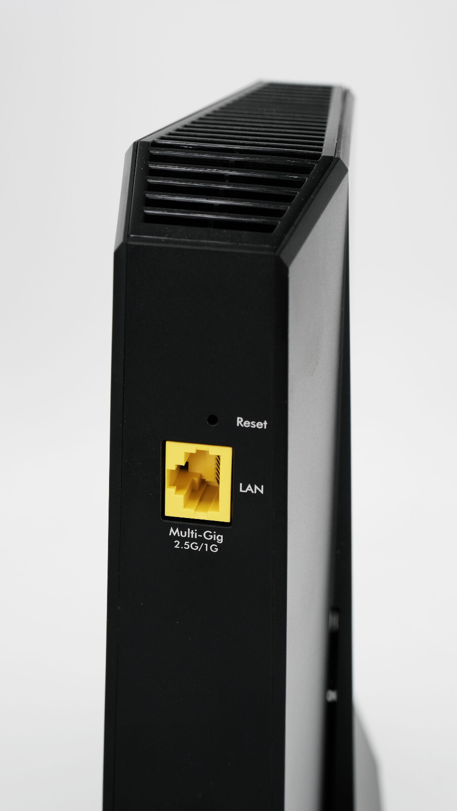 Netgear Nighthawk CM2000 DOCSIS 3.1 Multi-Gig 2.5Gbps Cable Modem Excellent