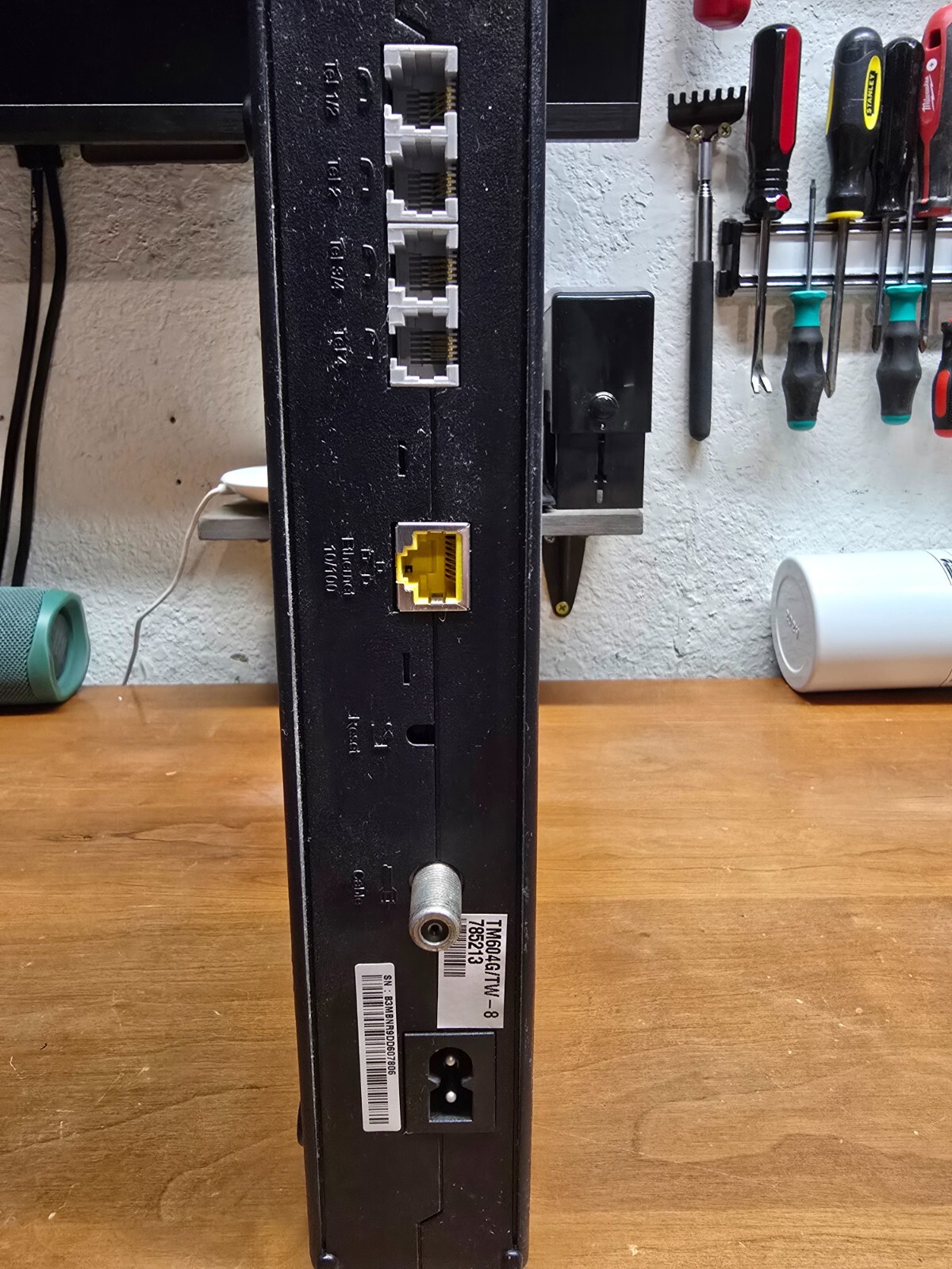 ARRIS TM604G Touchstone Cable Modem CT L1-11 + BATTERY + POWER & ETHERNET CORDs