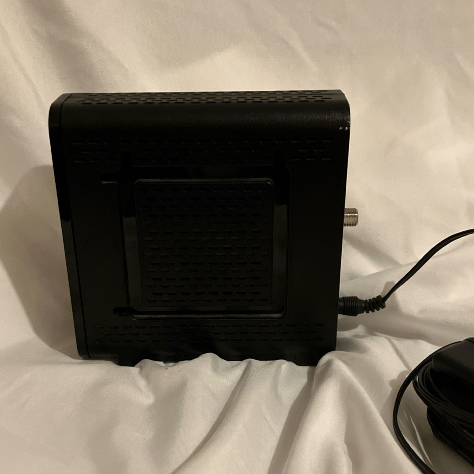 ARRIS SURFboard SB6121 Cable Modem Black Ethernet Coaxial with Power Adapter