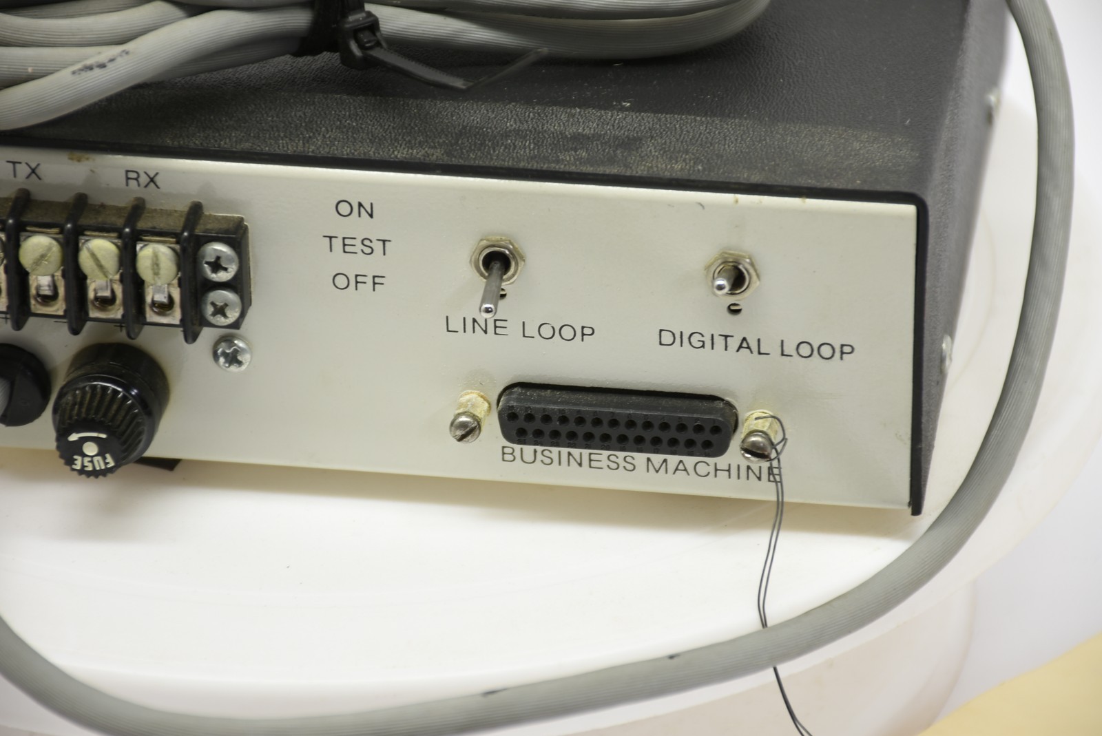 Vintage Line Driver Short Haul Modem Data Set Device Engineering Inc DB25 Powers