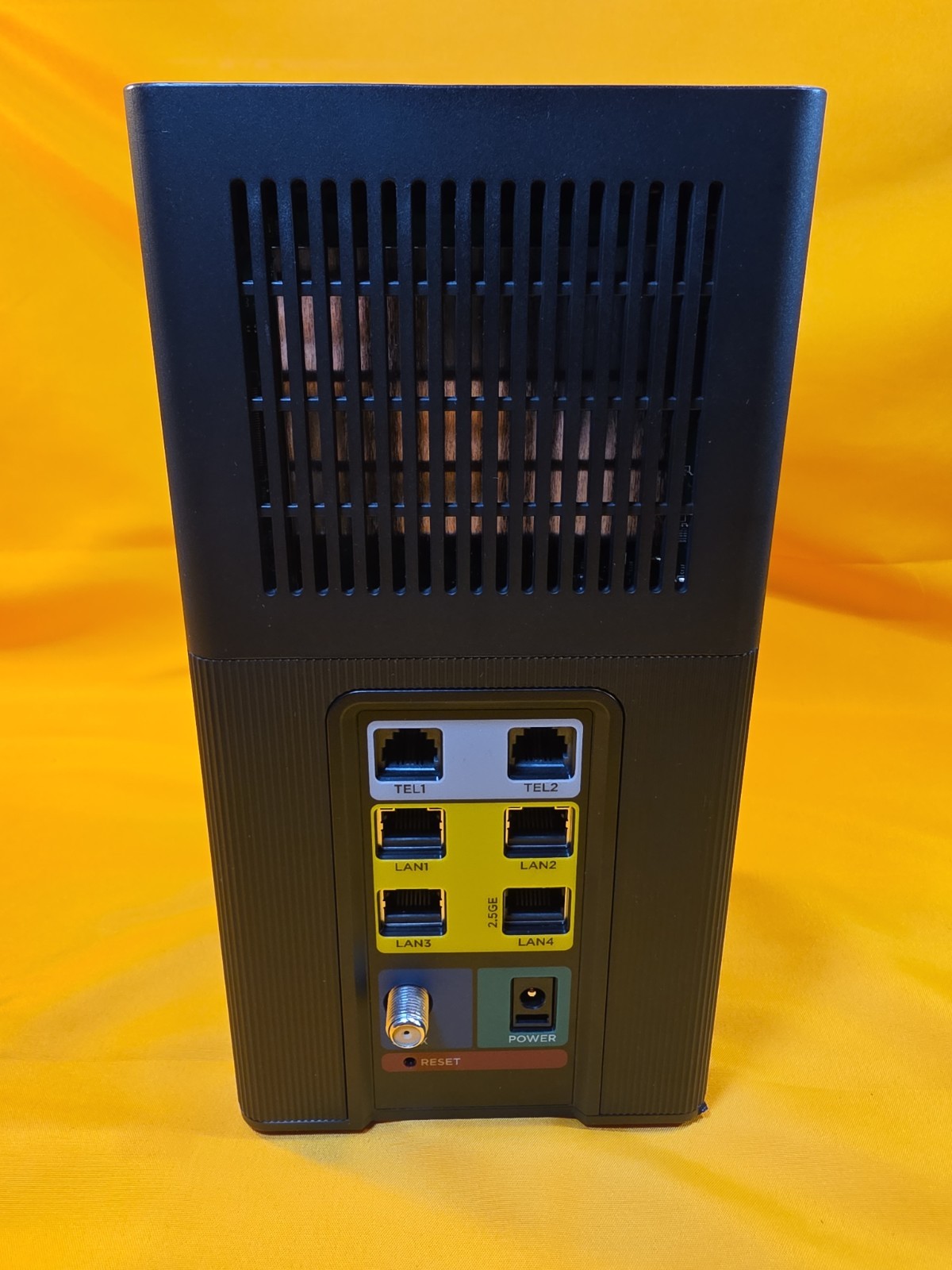 Motorola MT8733 DOCSIS 3.1 Cable Modem AX6000 WiFi 6 Router No Power Adapter