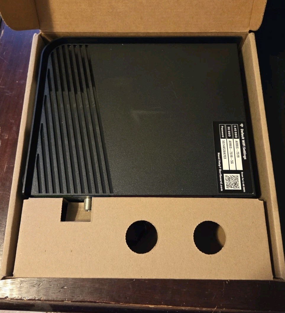 Arris SURFboard Modem & Wi-Fi Router Docsis 3.0, 2.4G 5G SSID Refurbished Unit