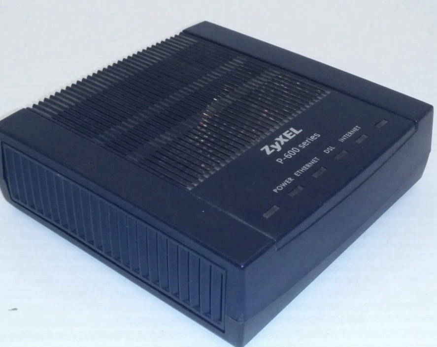 ZyXEL P-660RU-T1 v2 BLACK MODEM, P-600 SERIES, 9V AC, 1A, 8 WATT MAX