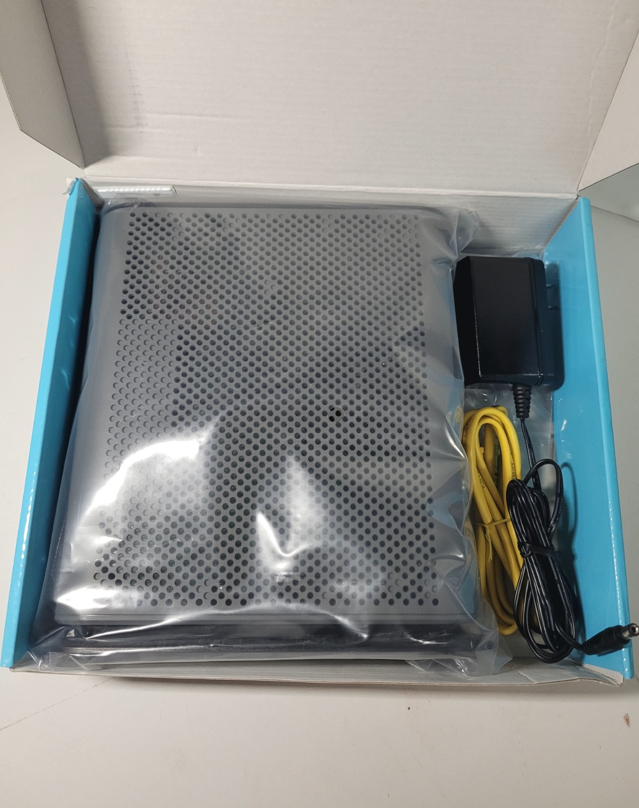 Motorola MG7540 16×4 DOCSIS 3.0 Cable Modem & AC1600 WiFi Router