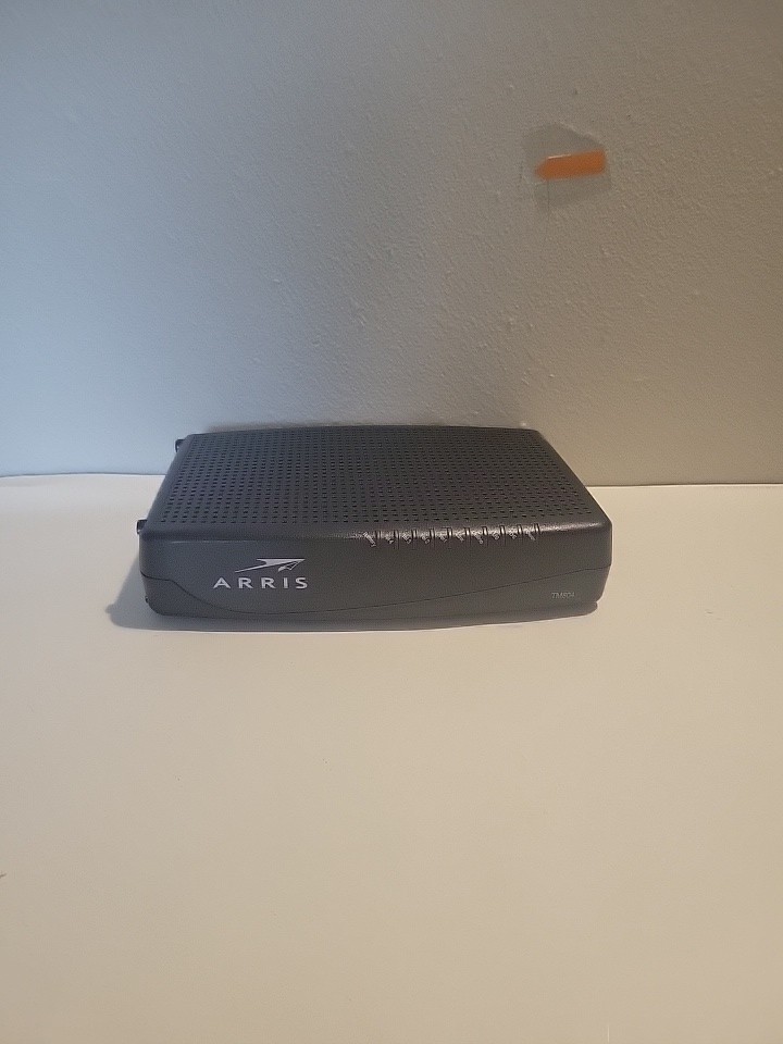 ARRIS TM804G/CT Telephony Cable Modem WIFI