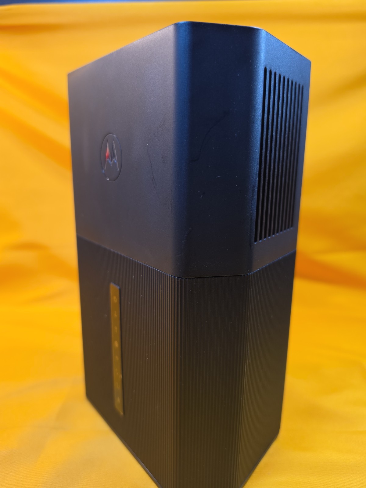 Motorola MT8733 DOCSIS 3.1 Cable Modem AX6000 WiFi 6 Router No Power Adapter
