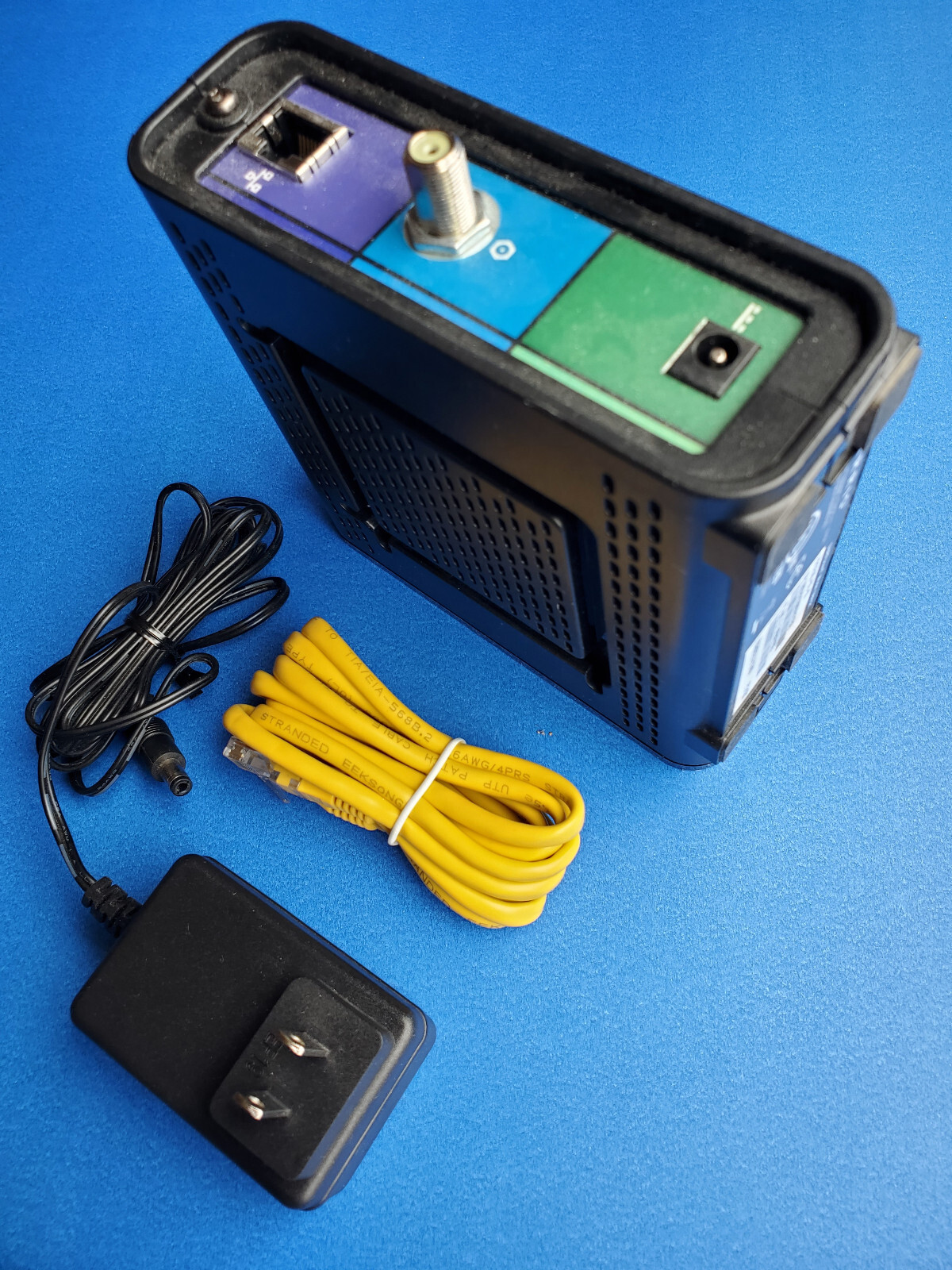 Arris SURFboard SB6121 – Cable Modem – Used with/ Power Adapter & Ethernet cable