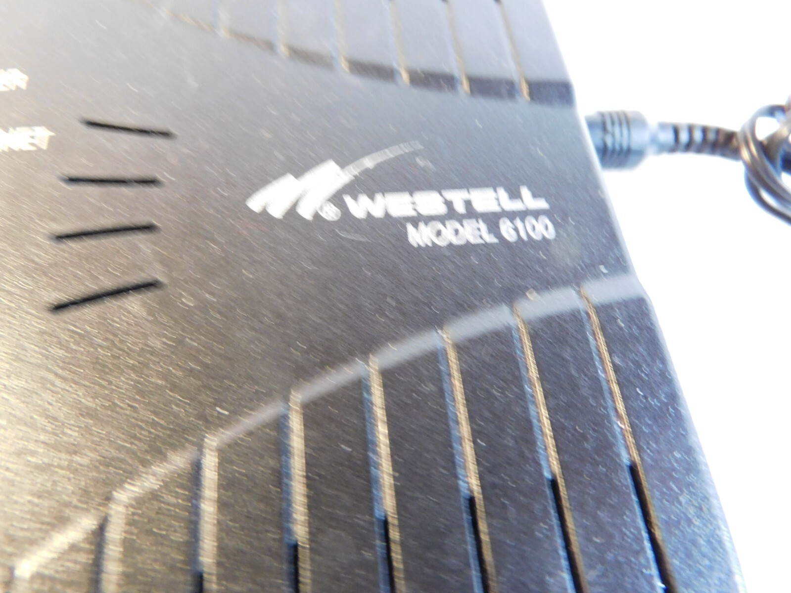 WESTELL 6100 E90-610015-06 DSL2+ Router and AC Power Supply