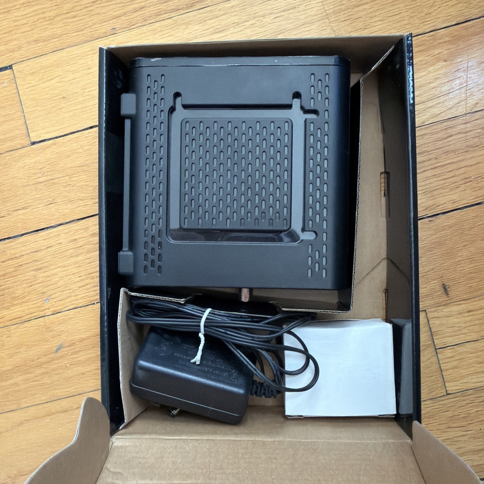 MOTOROLA ARRIS SURFBOARD CABLE MODEM 200 SERIES SB6121 HI SPEED 4×4 DOCSIS 3.0
