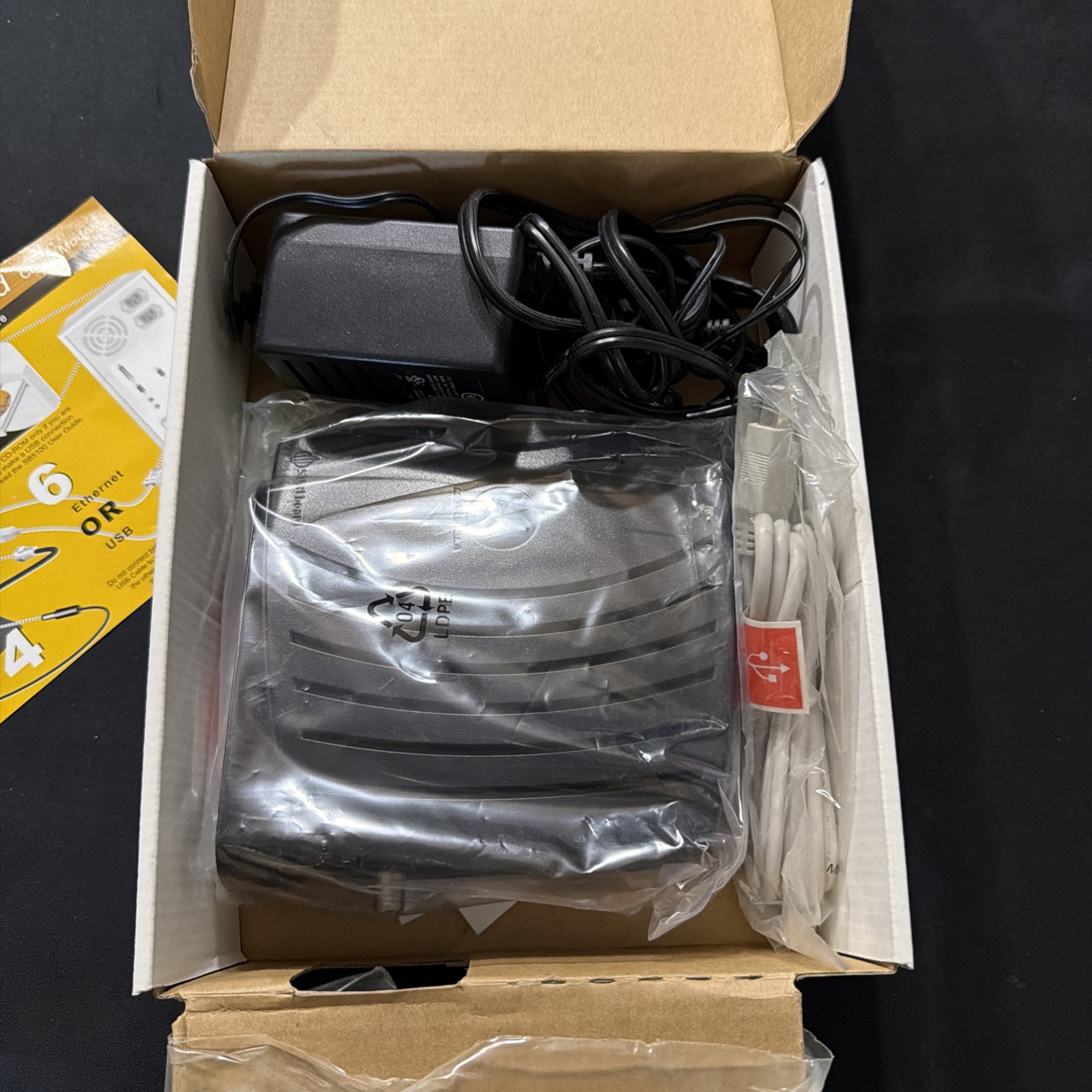 Motorola SURFboard SB5101U Cable Modem DOCSIS 2.0 w/ Box Cables CD SB5101