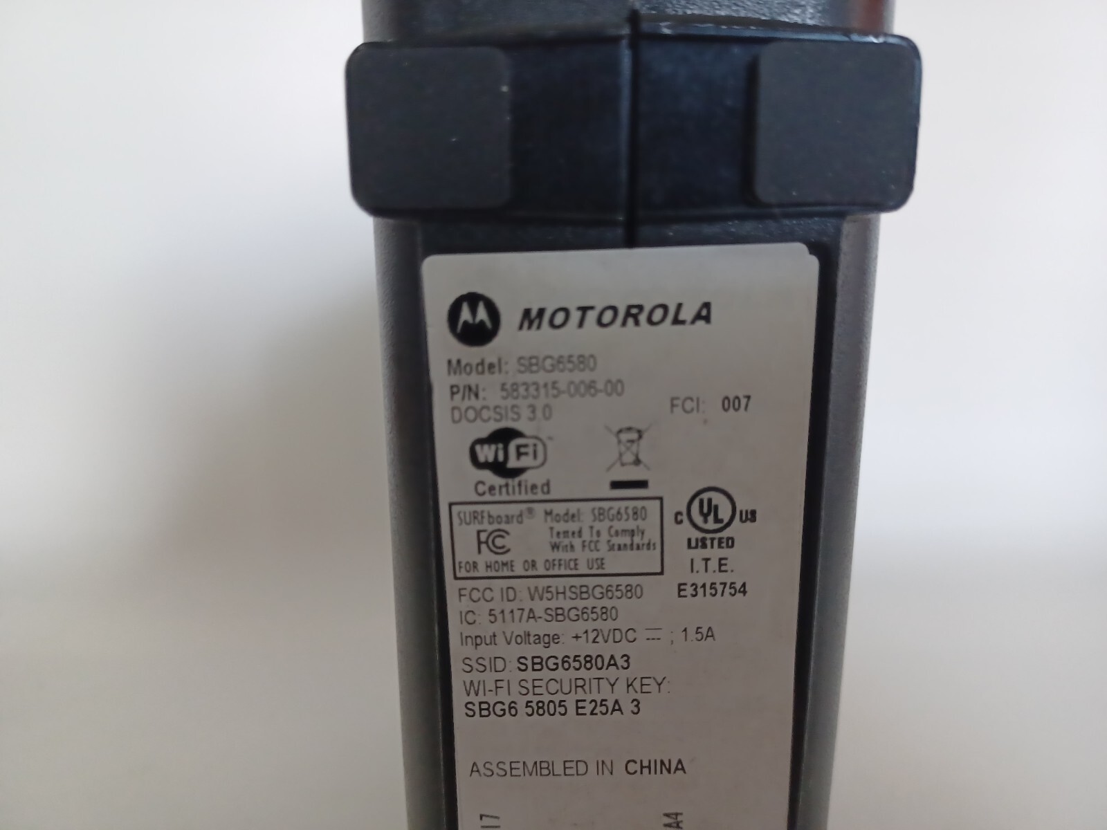 Motorola SBG6580 SURFboard 343 Mbps 4 Port Gigabit Cable Modem