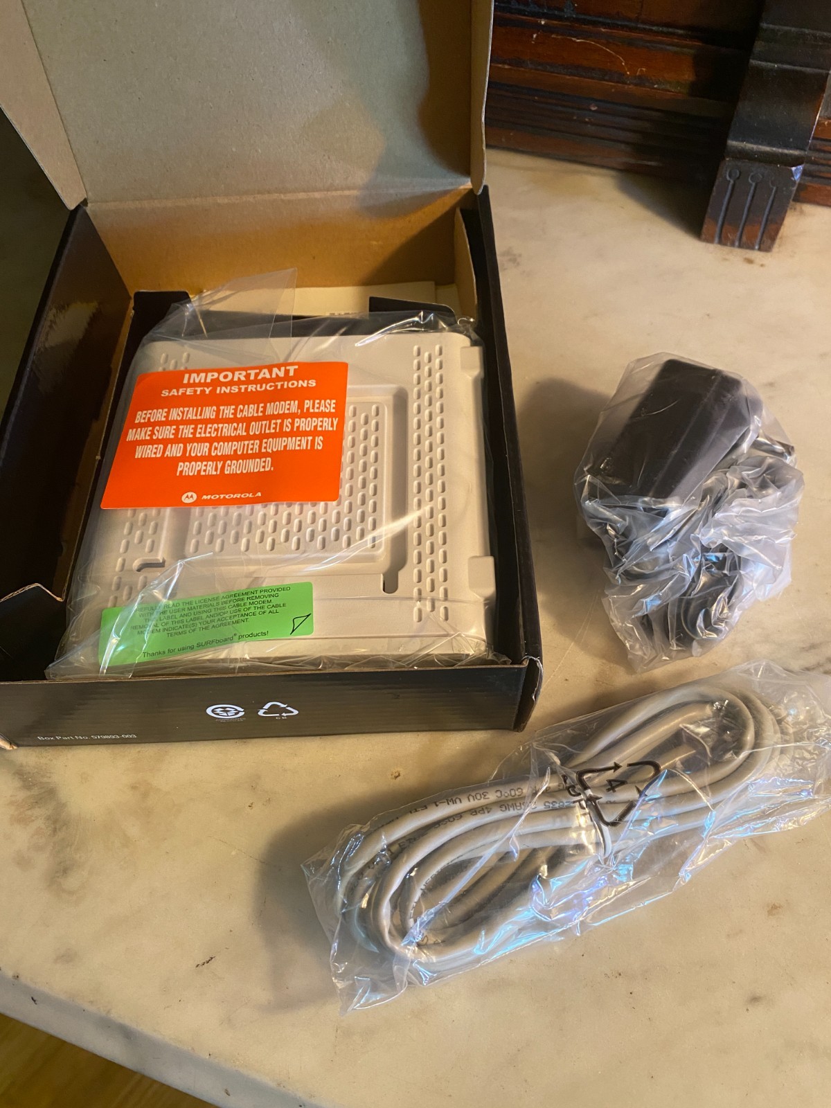 Motorola SURFboard SB6141 DOCSIS 3.0 Cable Modem Open Box Complete