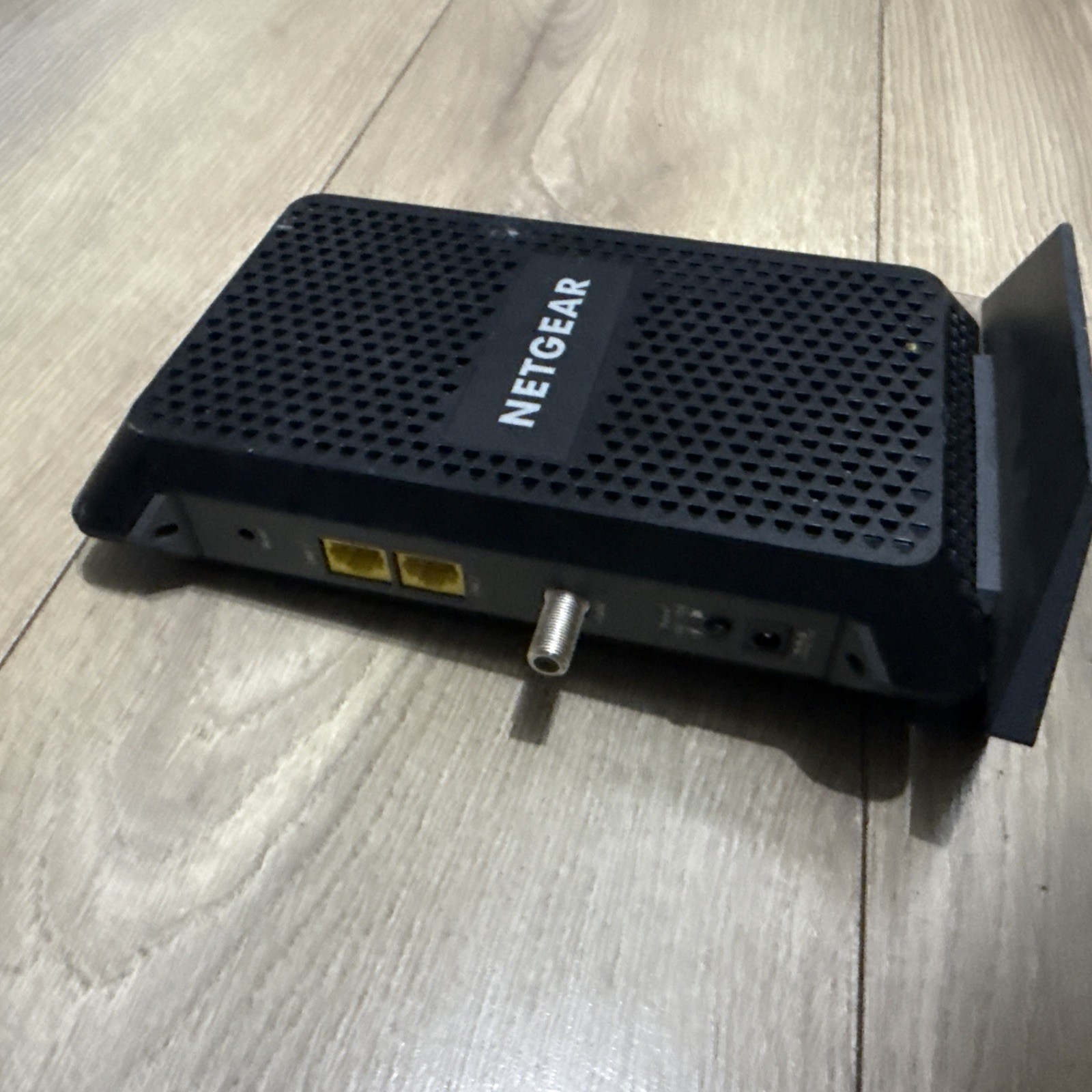 NETGEAR Nighthawk Multi-Gig Cable Modem CM1100- Power Cable – DOCSIS 3.1 – 1 GB
