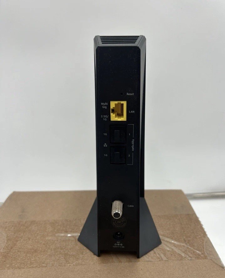 NETGEAR Nighthawk CM3000 DOCSIS 3.1 Mid/high-Split Cable Modem,Black-Refurb