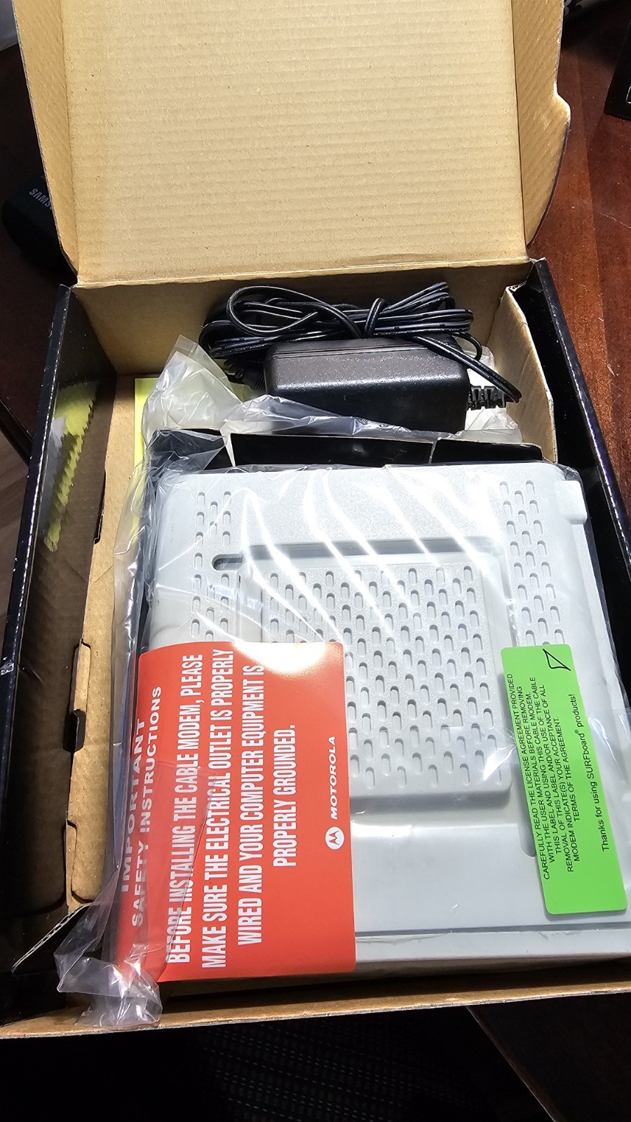 Motorola SURFboard SB6141 Modem – Works with Xfinity, Cox, Spectrum