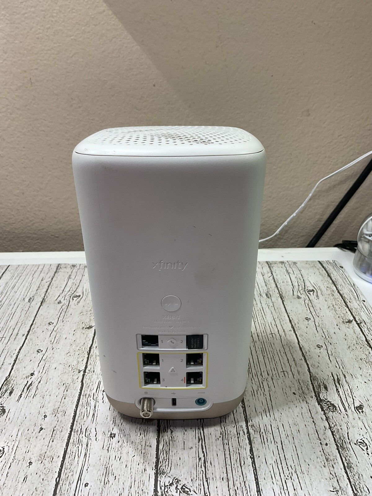 Xfinity XFi Gateway Router XB8-T As Is For Parts or Repair No power Adapter