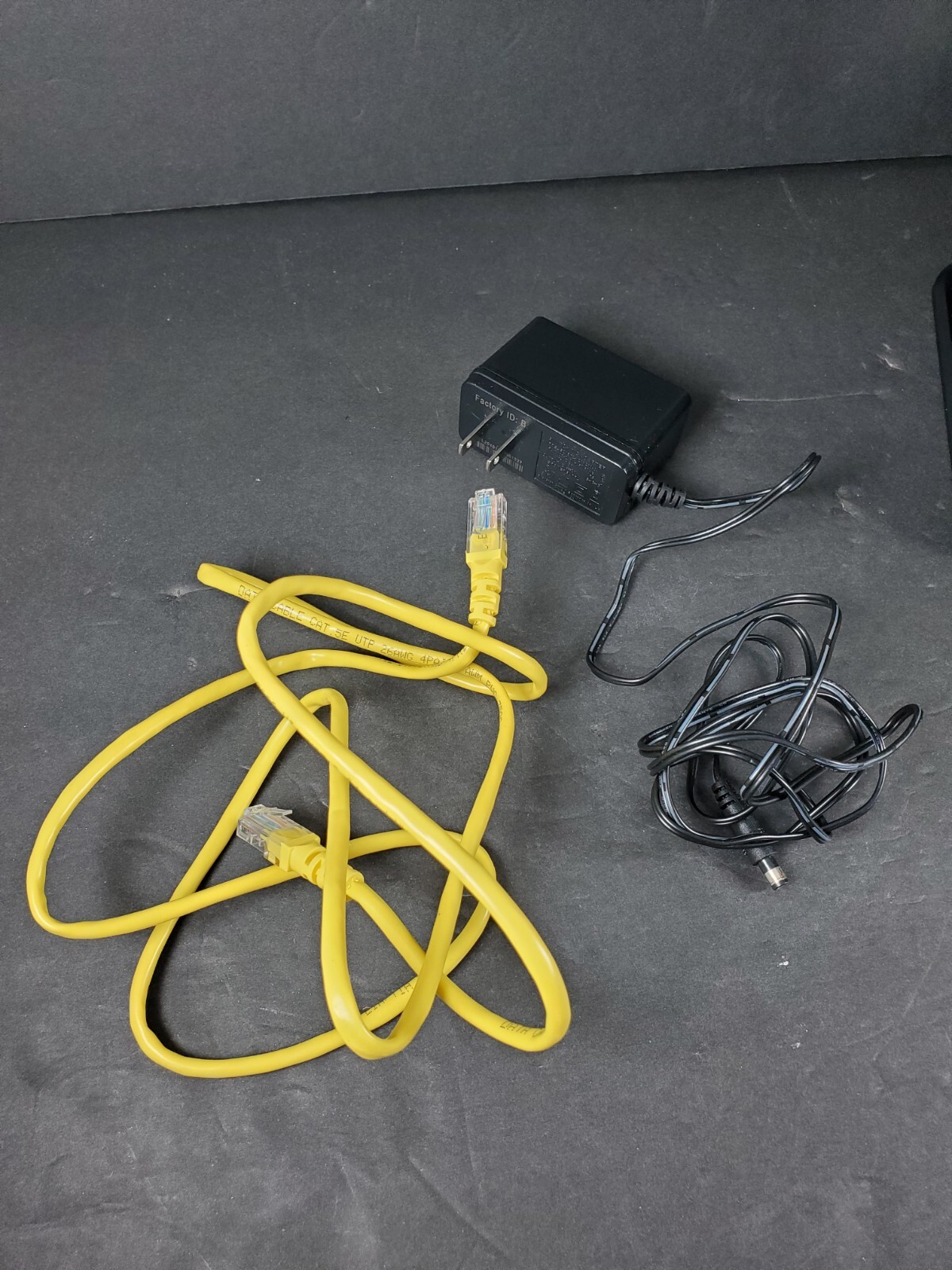 Motorola MB8600 DOCSIS 3.1 Ultra Fast Cable Gb+ Modem w/ Power Cable