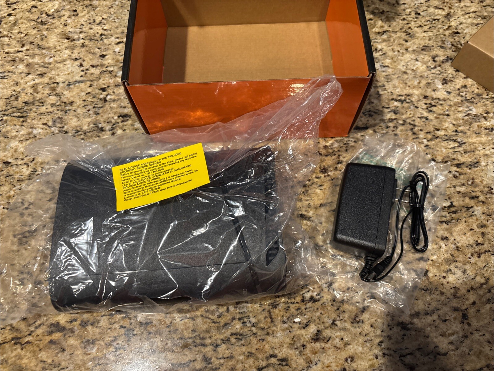 ARRIS – SURFboard G20 DOCSIS 3.1 Cable Modem AX3000 ROUTER *Open-box/New*