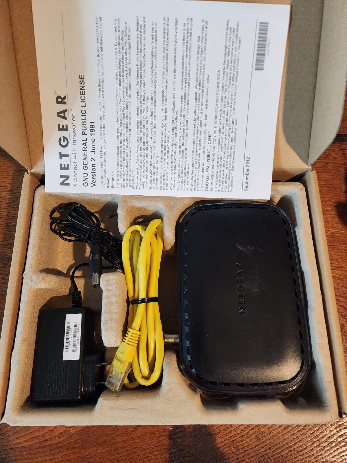 NETGEAR CM400AZNA High Speed DOCSIS® 3.0 Cable Modem, Black “D2E”