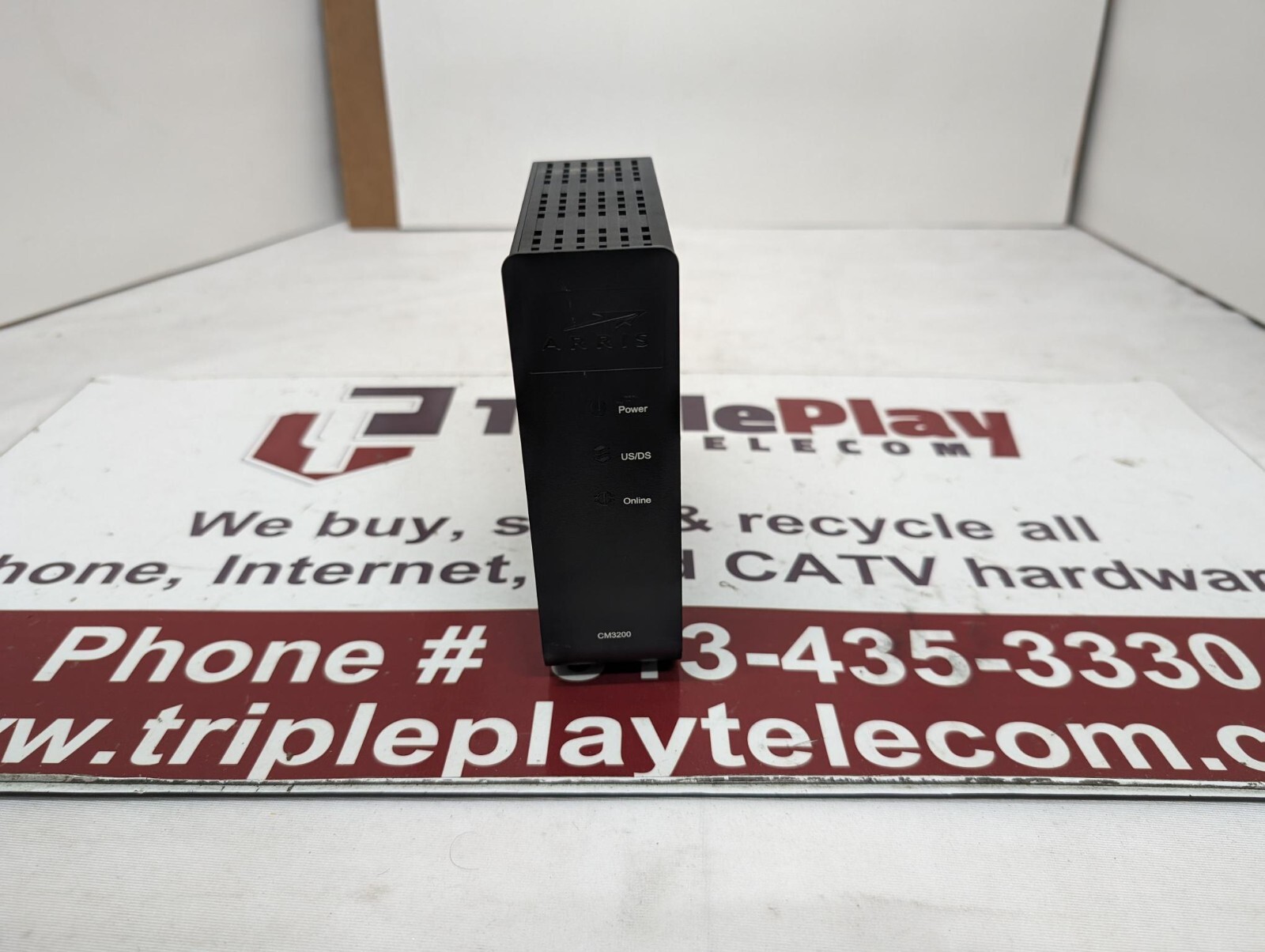 Arris Touchstone CM3200A Cable Modem 32X8 Up to 1 Gbps. Modem only no pwr cord