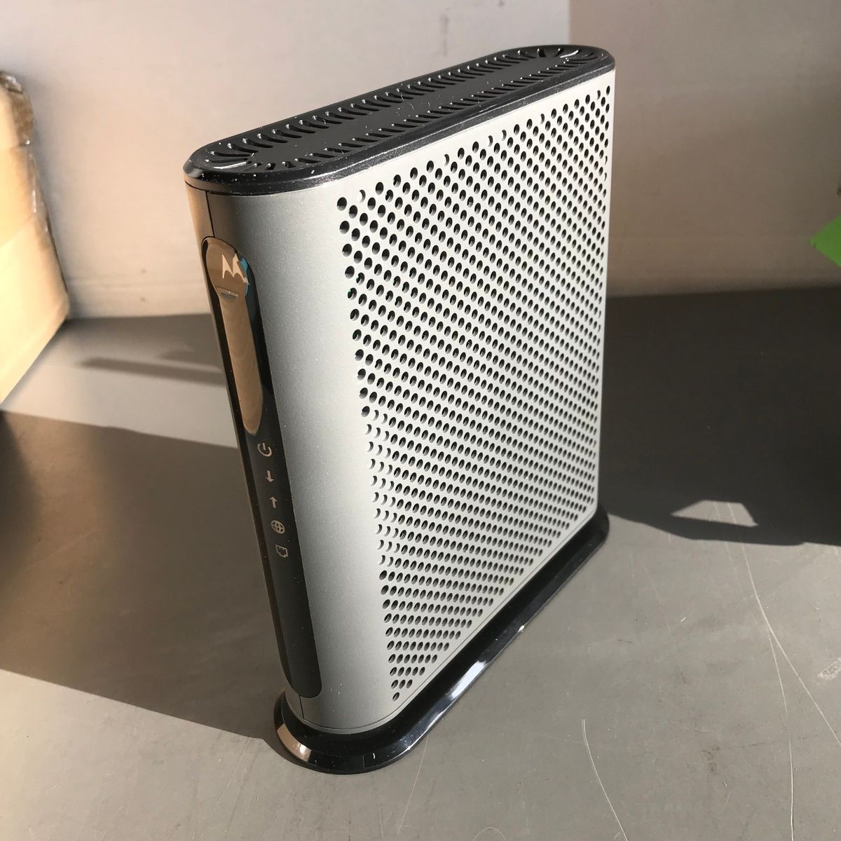 Motorola MB7621 24×8 DOCSIS 3.0 Cable Modem 1000Mbps