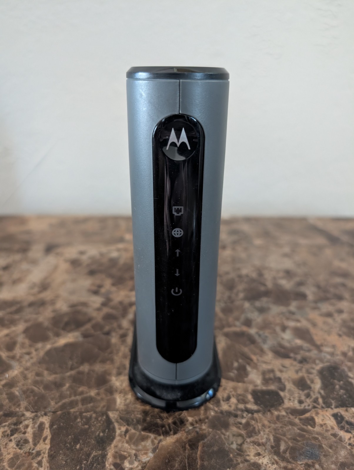 MOTOROLA 16×4 Cable Modem / Model MB7420 / 686 Mbps DOCSIS 3.0 – Used Condition