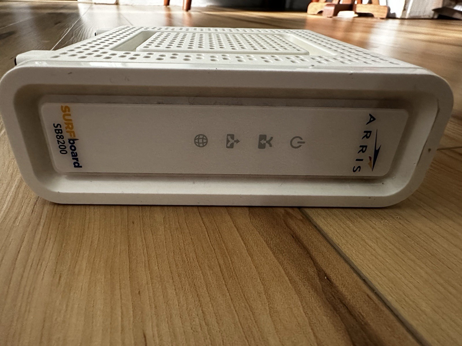ARRIS SURFboard SB8200 DOCSIS 3.1 Cable Modem White 2-Port LAN