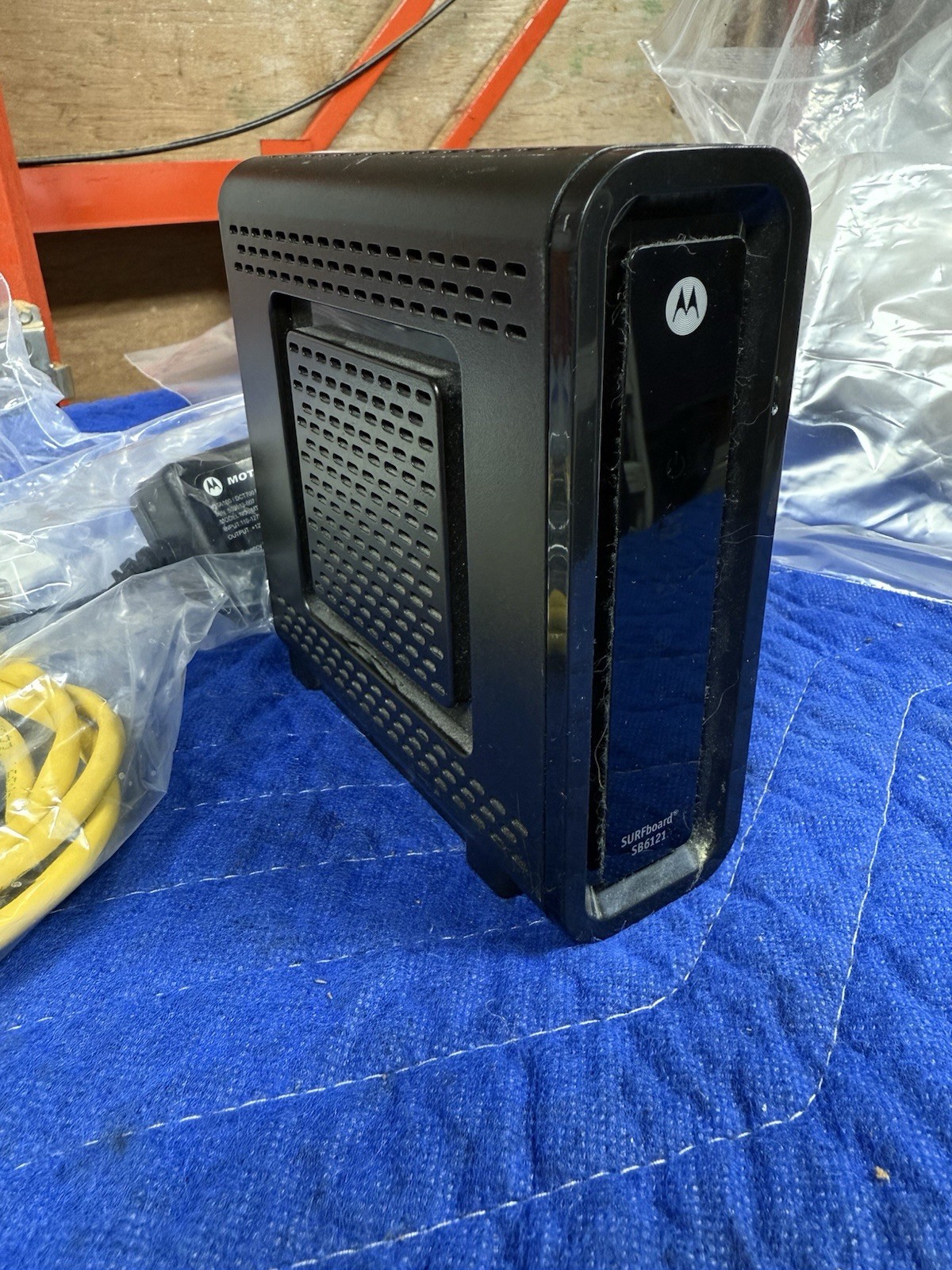 ARRIS Motorola SB6121 SURFboard DOCSIS 3.0 Cable Modem