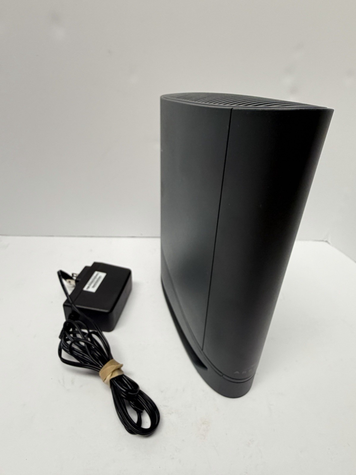 Arris G34 DOCSIS 3.1 Gigabit Cable Modem & AX3000 Wi-Fi 6 Router w/ Ac Adapter