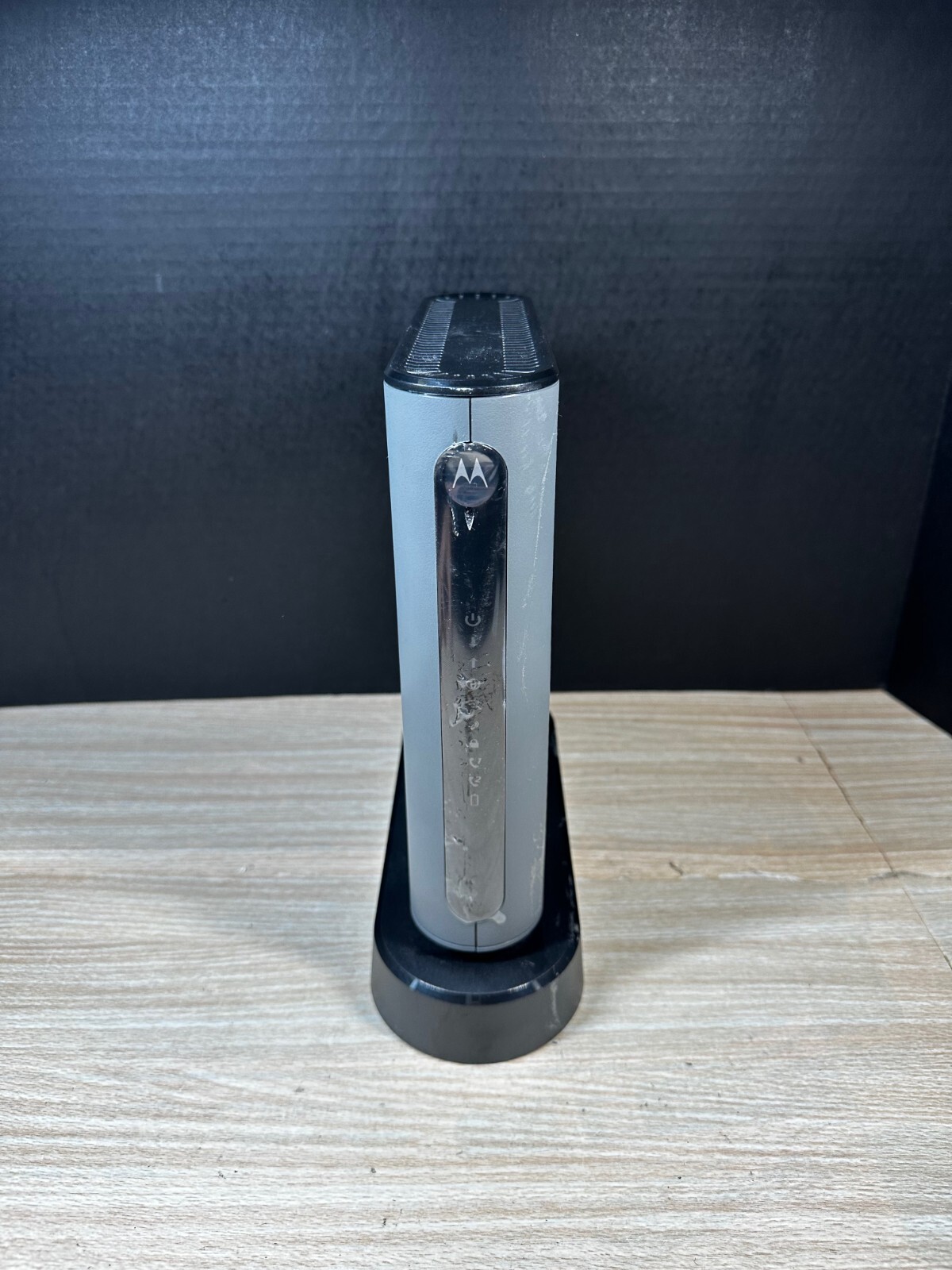 Motorola MT7711 24X8 Cable Modem and AC1900 Dual Band Wi-Fi Gigabit Router