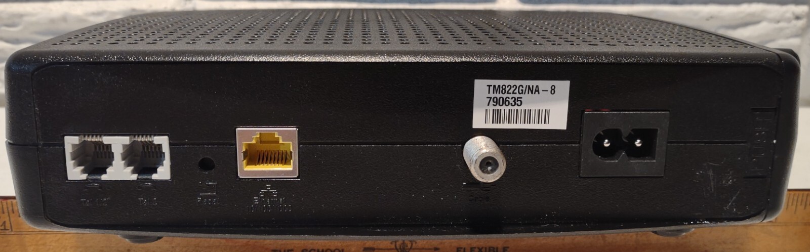 ARRIS TM822g Touchstone DOCSIS 3.0 8×4 Ultra-High Speed Telephone Modem – Black