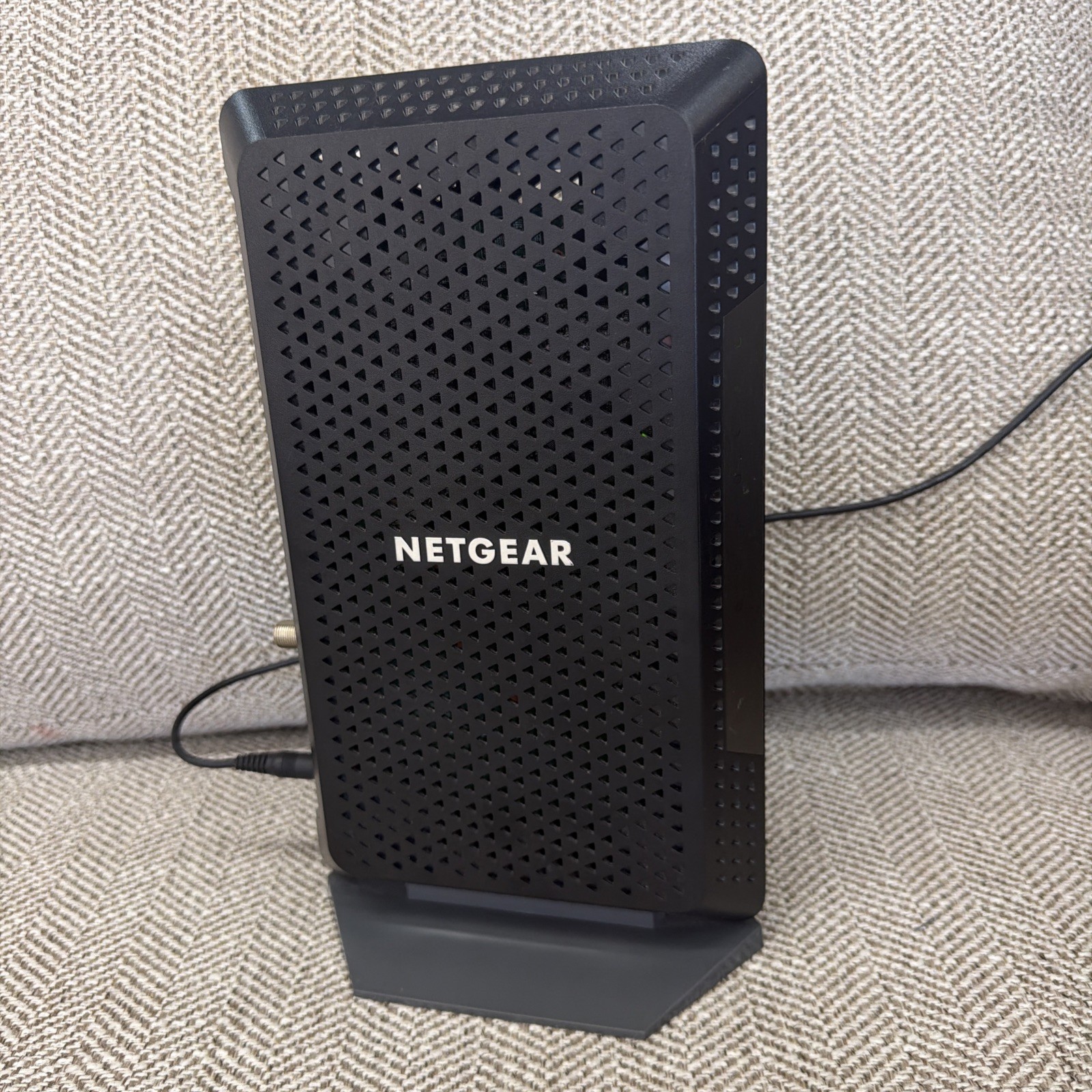 Netgear Nighthawk CM1200 DOCSIS 3.1 Multi-Gig Gigabit Cable Modem – Black