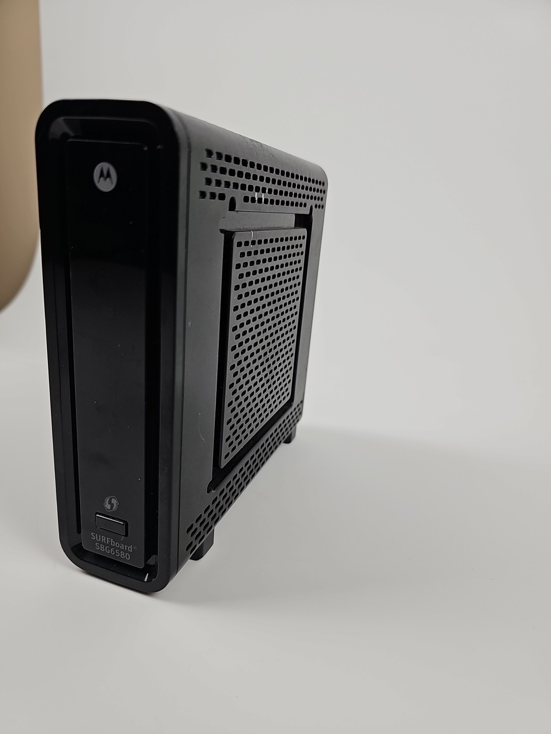 Motorola ARRIS SURFboard SBG6580 DOCSIS 3.0 Cable Modem and Wi-Fi Router