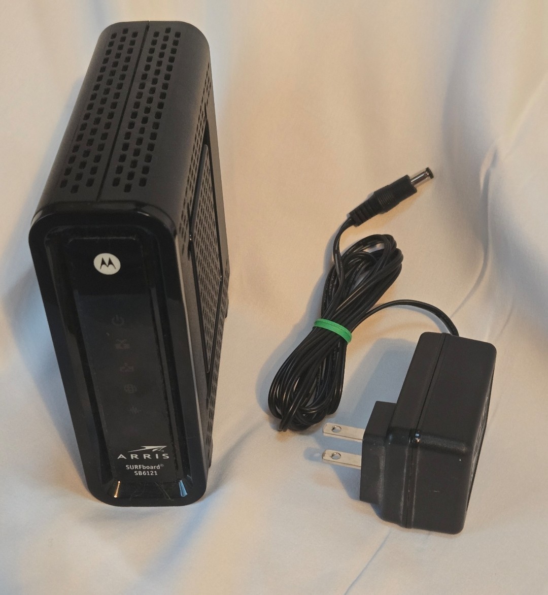 Motorola SURF board SB6121 Cable Modem ARRIS w/power cord