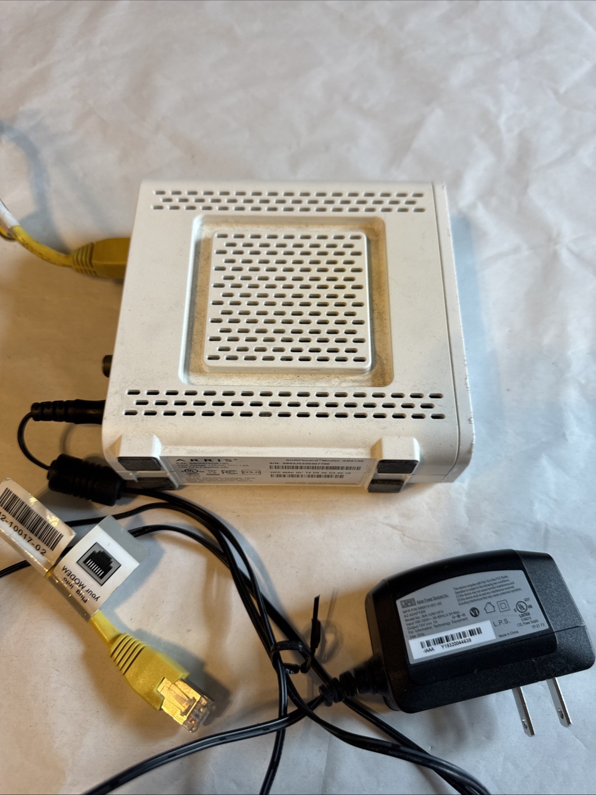 ARRIS SURFboard DOCSIS 3.0 Cable Modem – SB6190 With Yellow Ethernet Cable