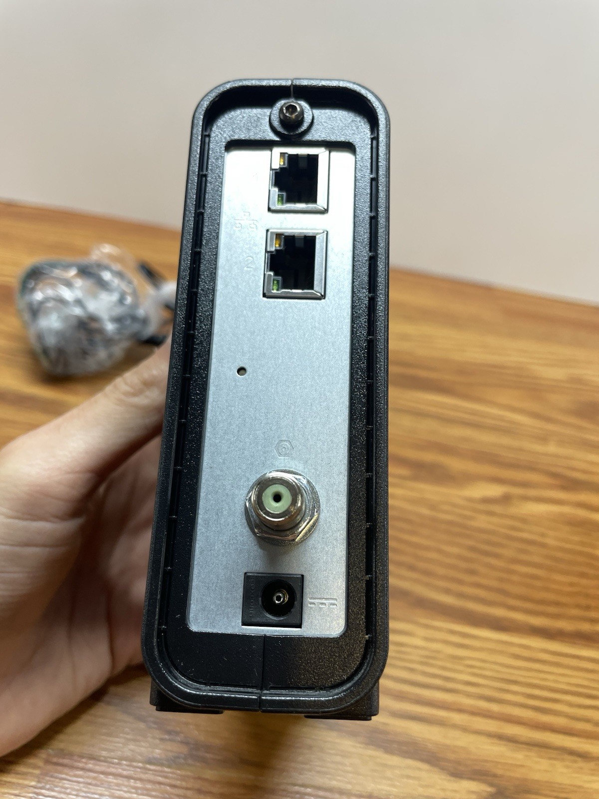 ARRIS Touchstone CM8200A DOCSIS 3.1 Cable Modem