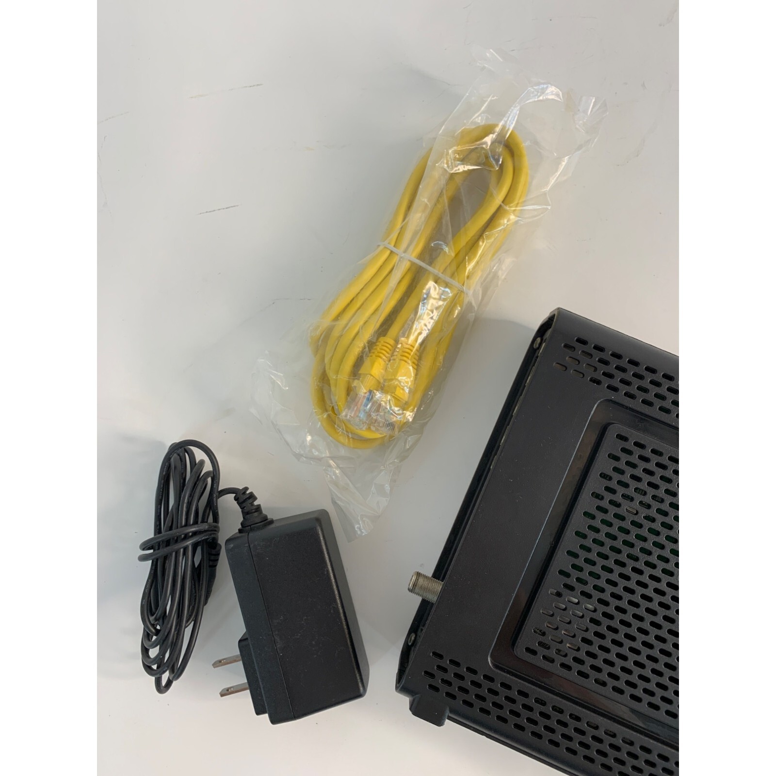 Motorola SBG6580 Surfboard extreme wireless cable modem and Gigabit Router 5961