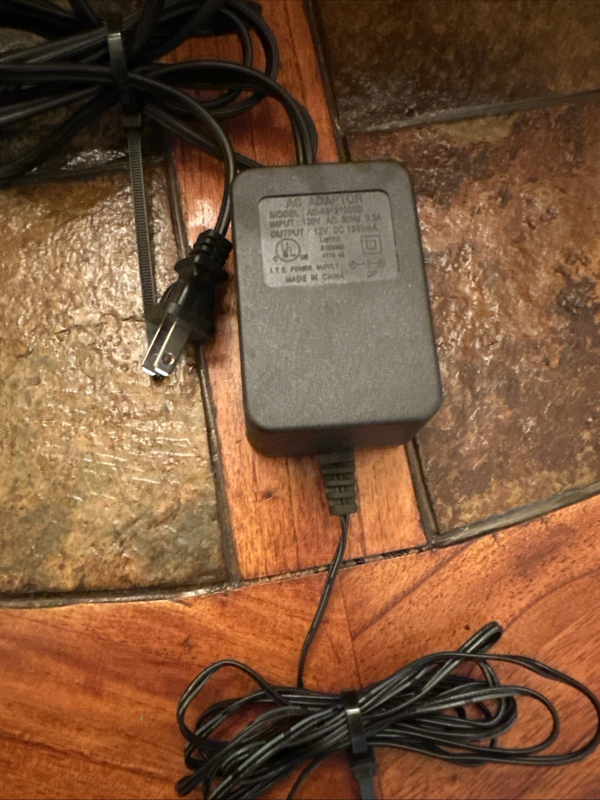 Webstar by Scientific-Atlanta DPC2100 Series Cable Modem w/ Charger