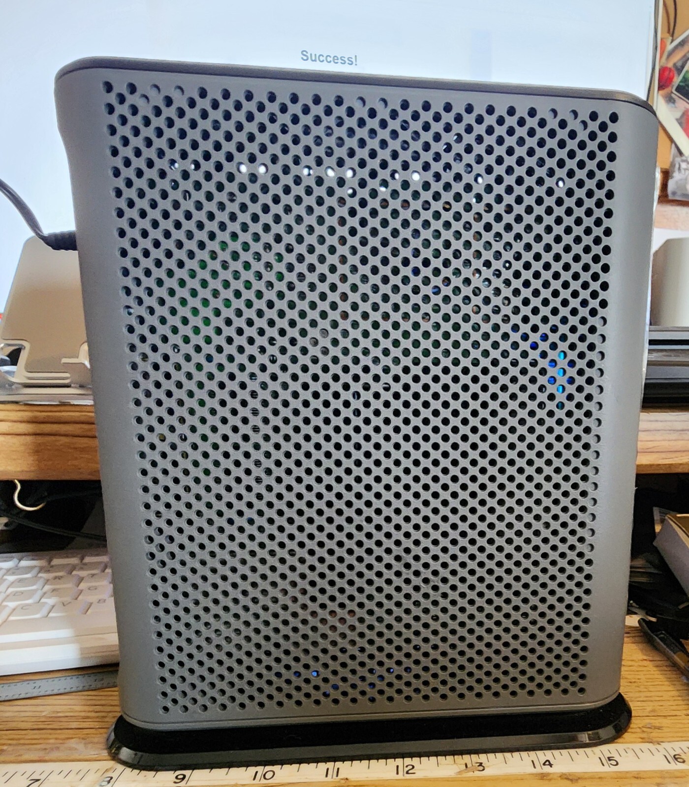 Motorola MG7700 24×8 Cable Modem & AC1900 WiFi Router DOCSIS 3.0 W/ manual