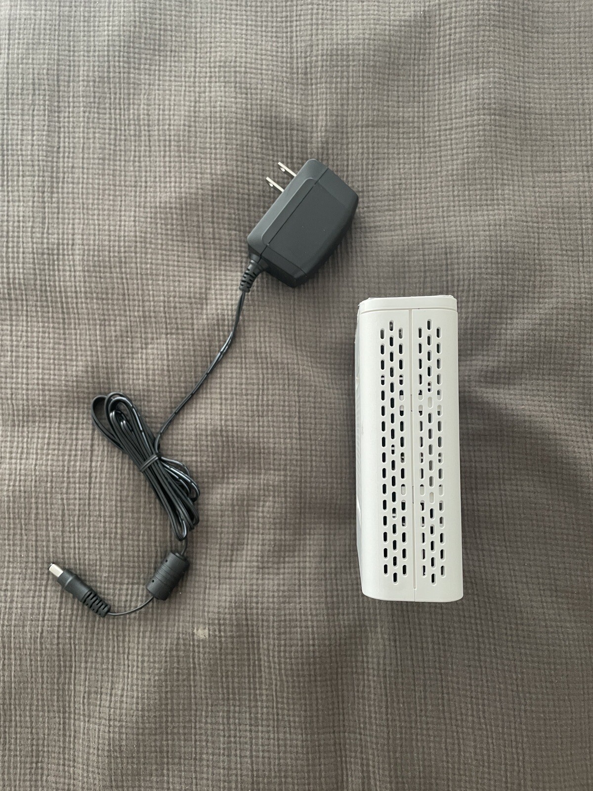 ARRIS Surfboard SB6190-RB DOCSIS 3.0 Cable Modem, White. Fully Functioning
