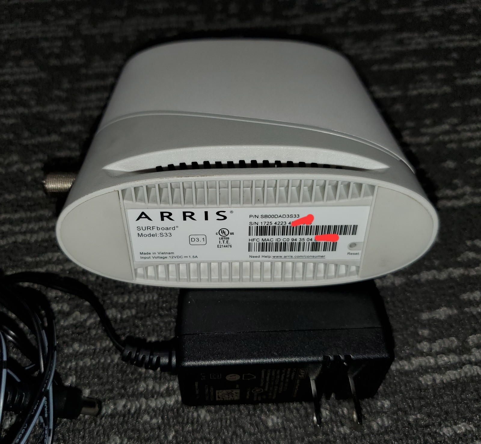 ARRIS SURFboard S33 DOCSIS 3.1 Cable Modem 2.5 Gbps White w/ Adapter