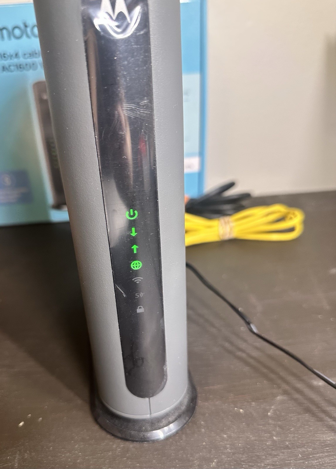Motorola MG7540 16×4 DOCSIS 3.0 Cable Modem & AC1600 WiFi Router