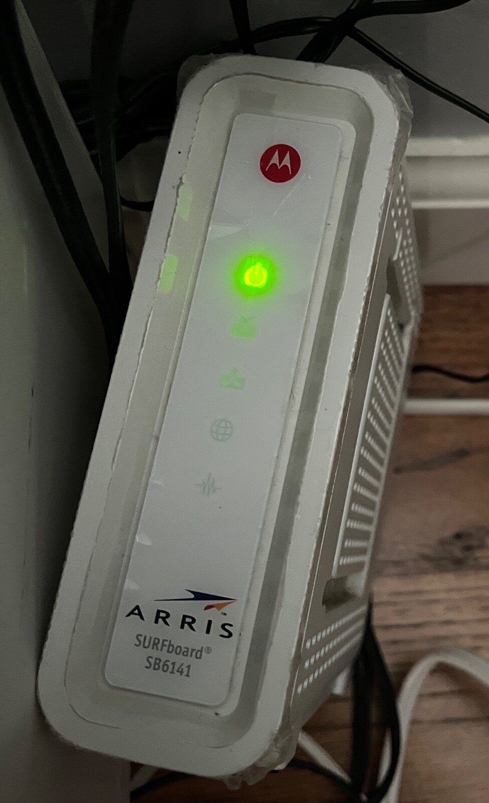ARRIS SURFboard SB6141 Cable Modem