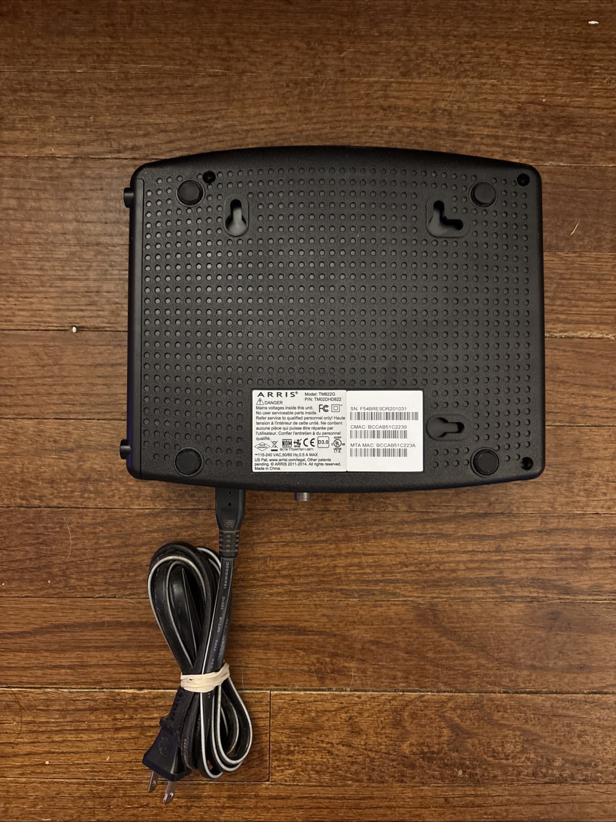 ARRIS Touchstone TM822G Telephony Modem. C3