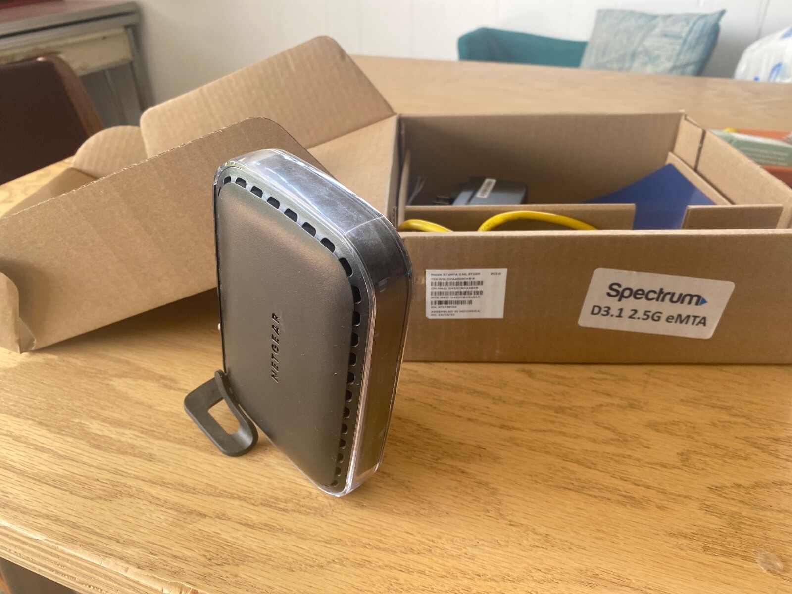 Netgear DOCSIS 30 (CM400-100NAS) 340 Mbps Brand new. Never used.