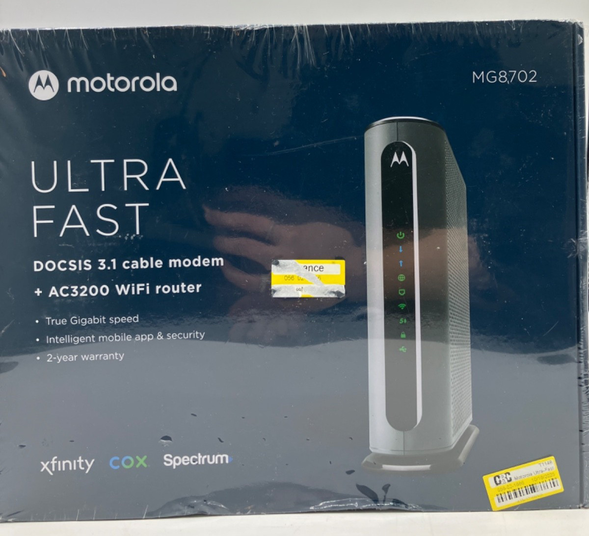 Motorola Ultra-Fast DOCSIS 3.1 Cable Modem with AC3200 Dual Band Router MG8702
