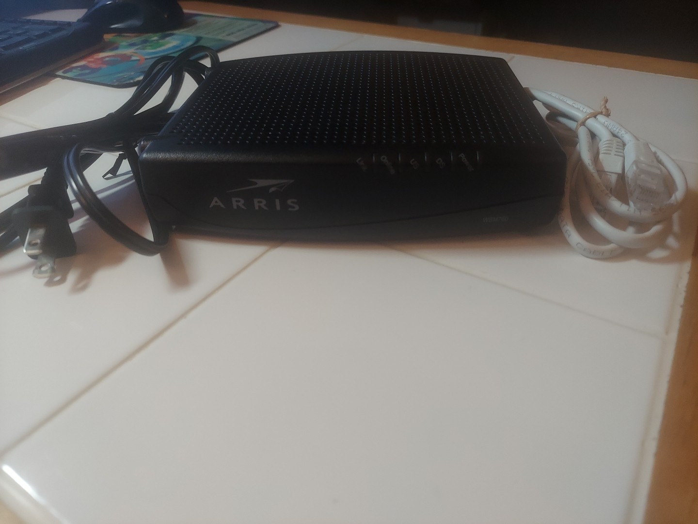 ARRIS Touchstone WBM760A (780145) 163.84 Mbps D 3.0 W/ Power & Ethernet Cables