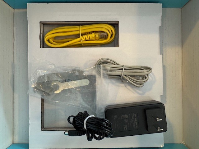 Motorola MT7711 24X8 Cable Modem and AC1900 Dual Band Wi-Fi Gigabit Router
